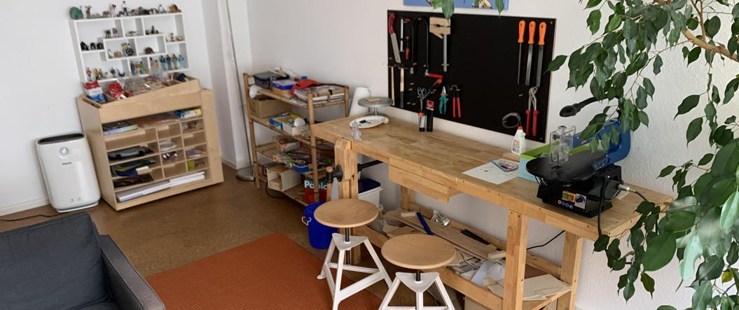 Bastelecke und Sandspiel im Beratungsraum
